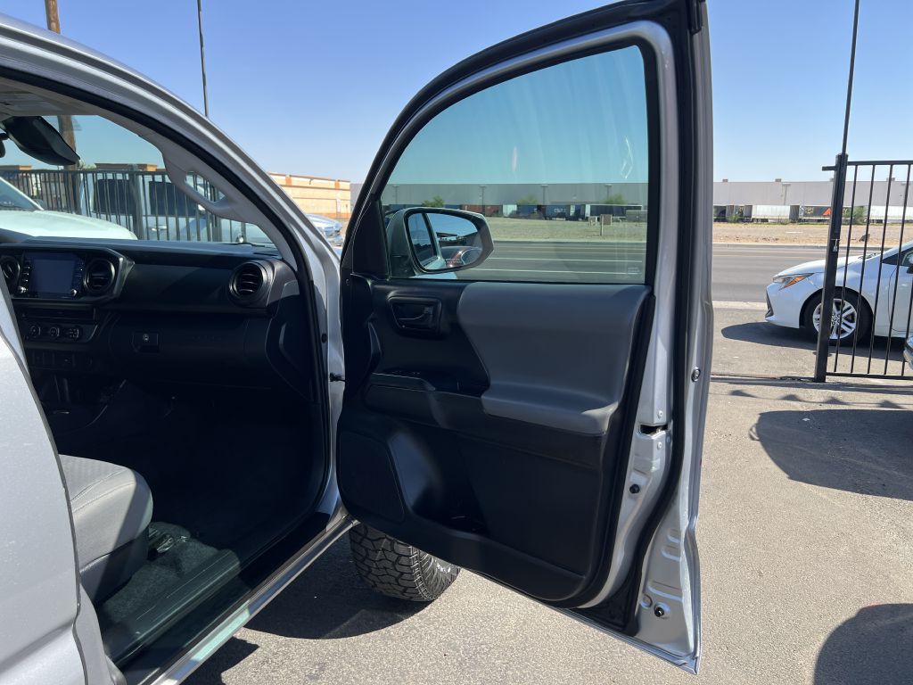 2020 Toyota Tacoma Image 15