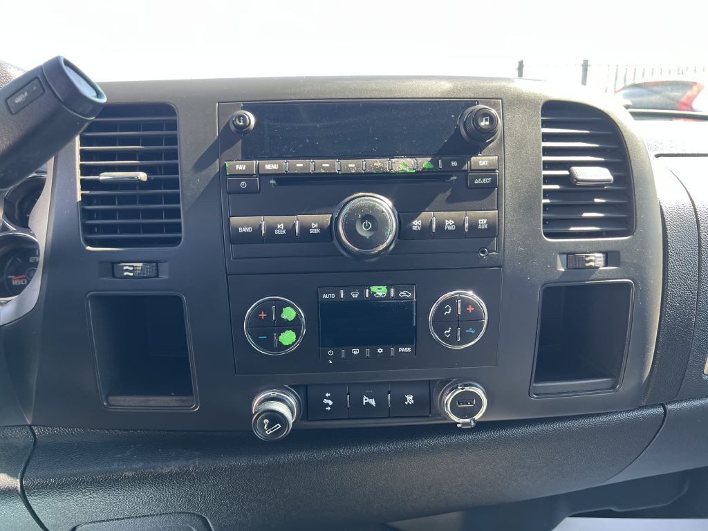 2011 Chevrolet Silverado 1500 Image 19