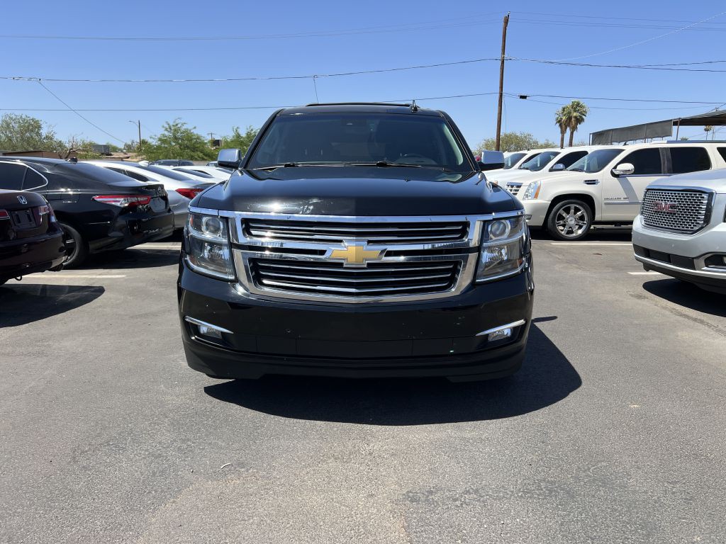 2018 Chevrolet Suburban Image 2