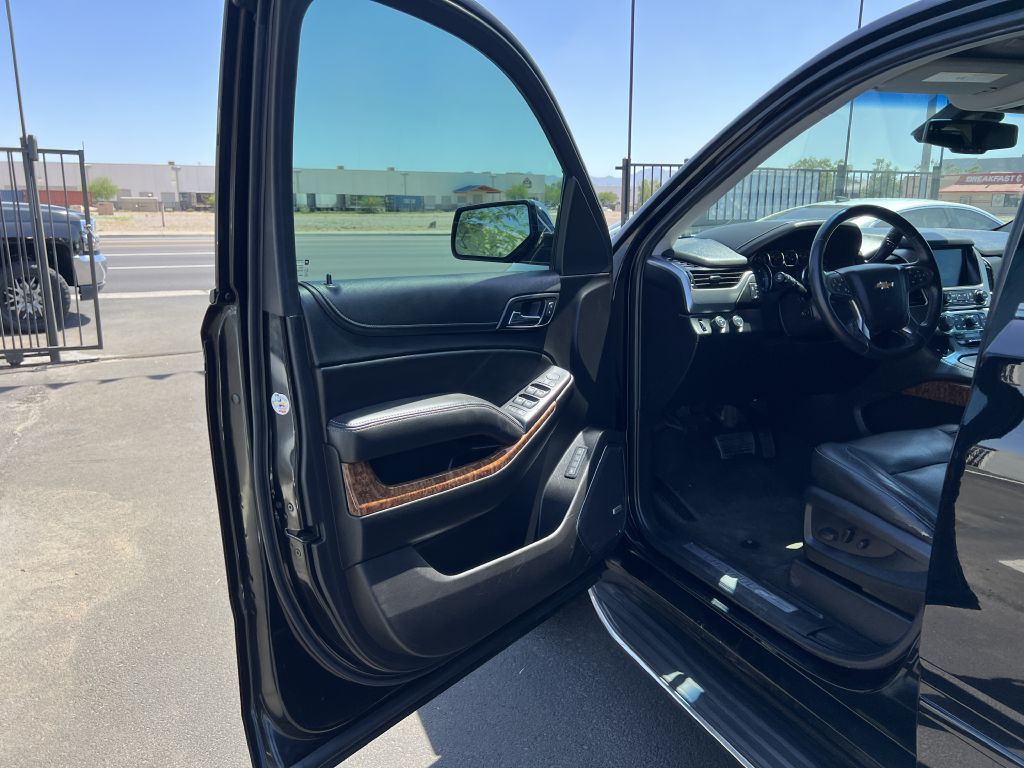 2018 Chevrolet Suburban Image 9