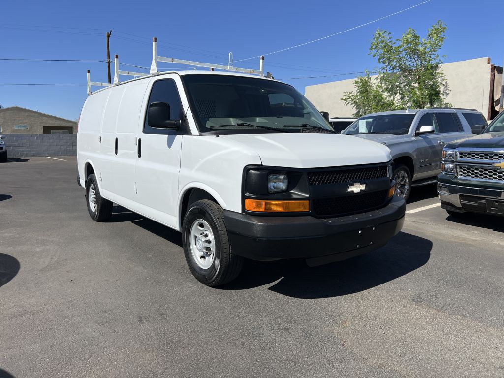 2016 Chevrolet Express Image 3