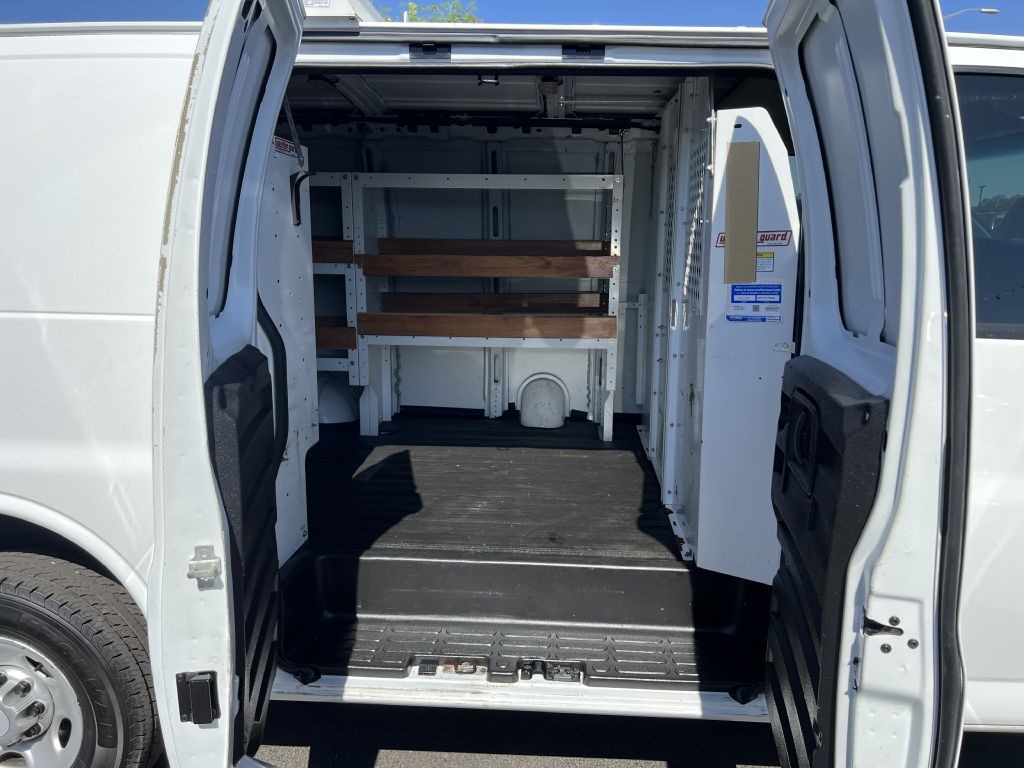 2016 Chevrolet Express Image 12