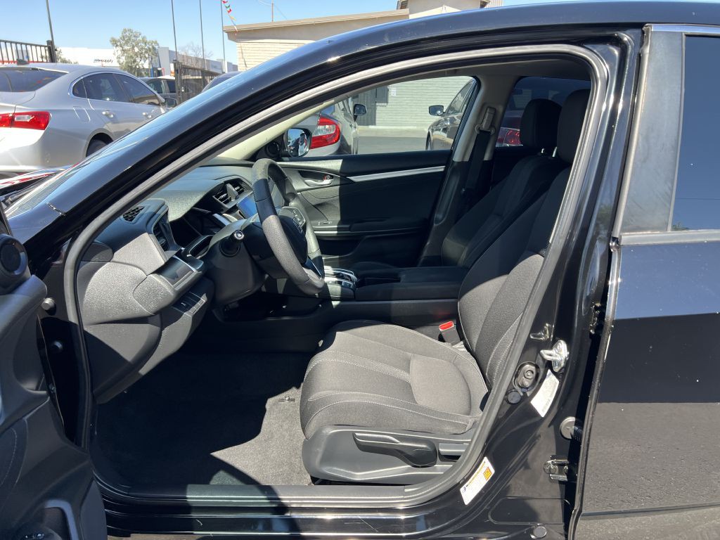 2018 Honda Civic Image 9