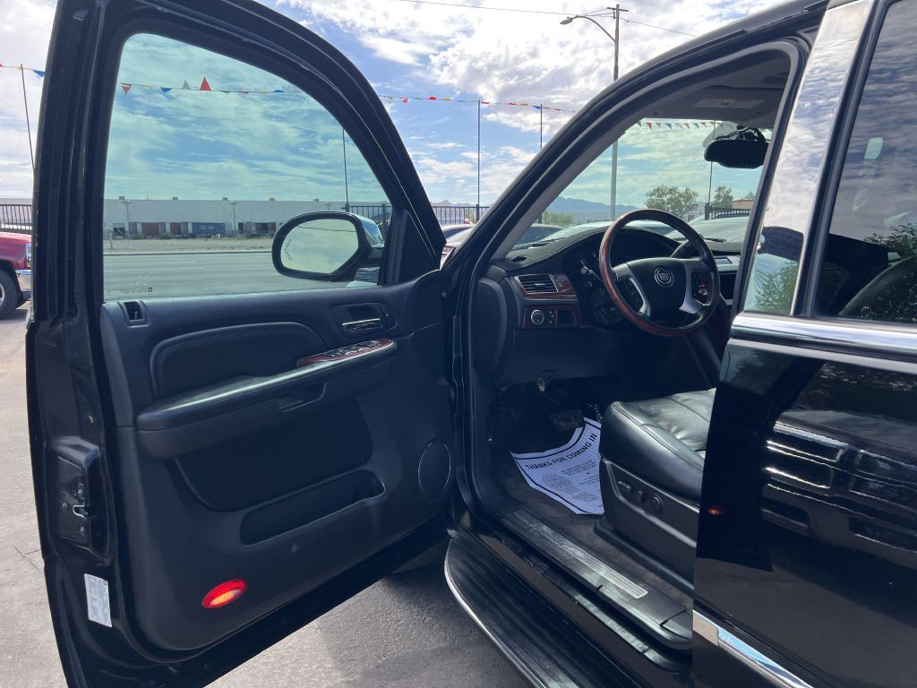 2007 Cadillac Escalade Image 9