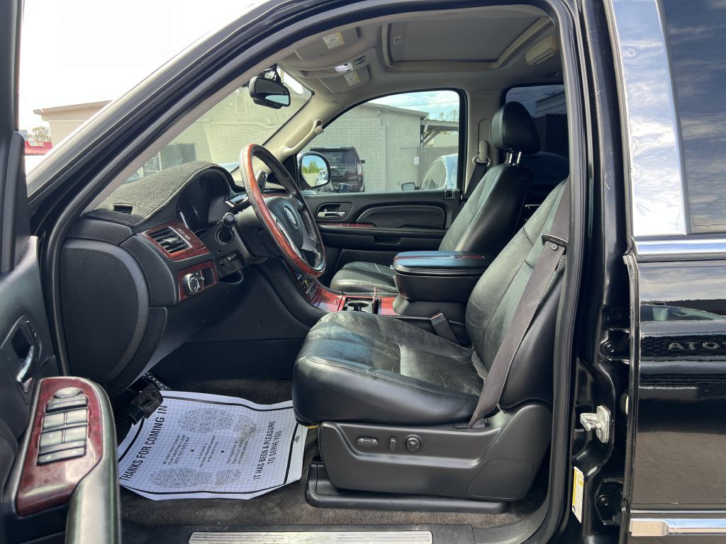 2007 Cadillac Escalade Image 10