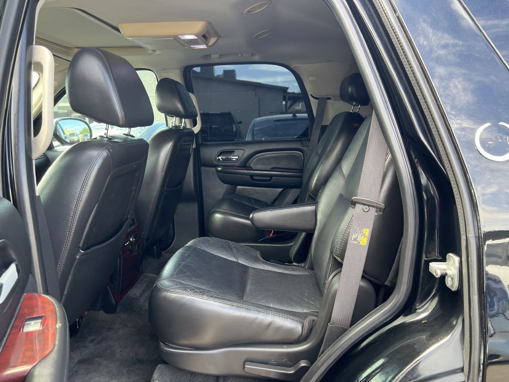 2007 Cadillac Escalade Image 12