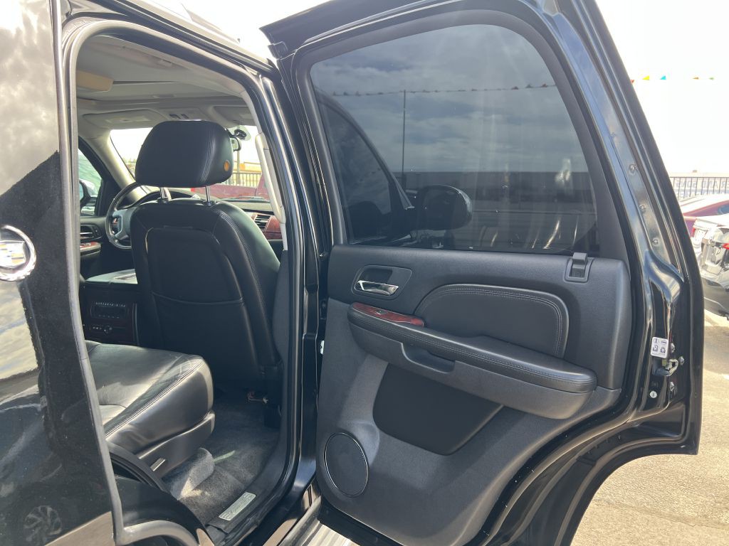 2007 Cadillac Escalade Image 16