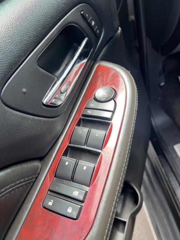 2007 Cadillac Escalade Image 21