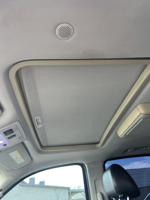 2007 Cadillac Escalade Image 23