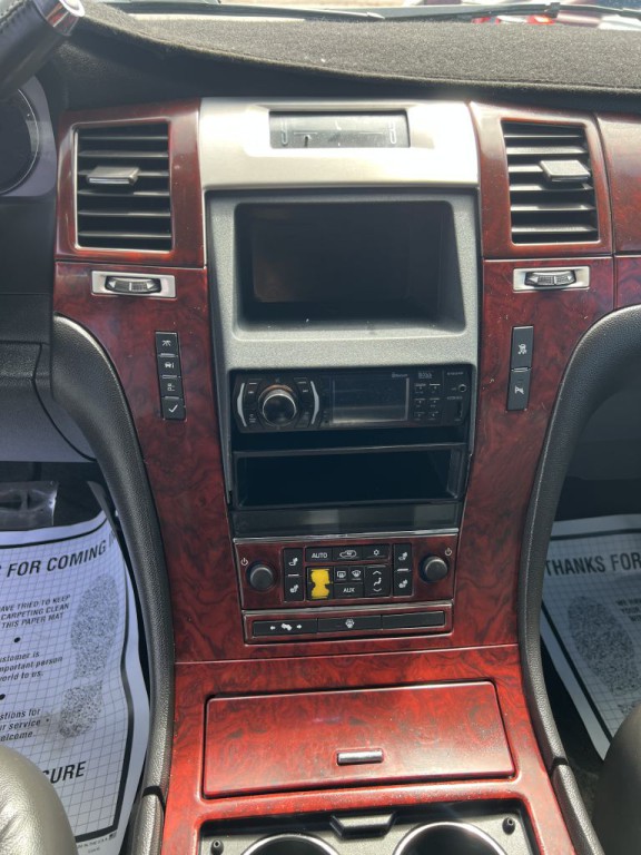 2007 Cadillac Escalade Image 24