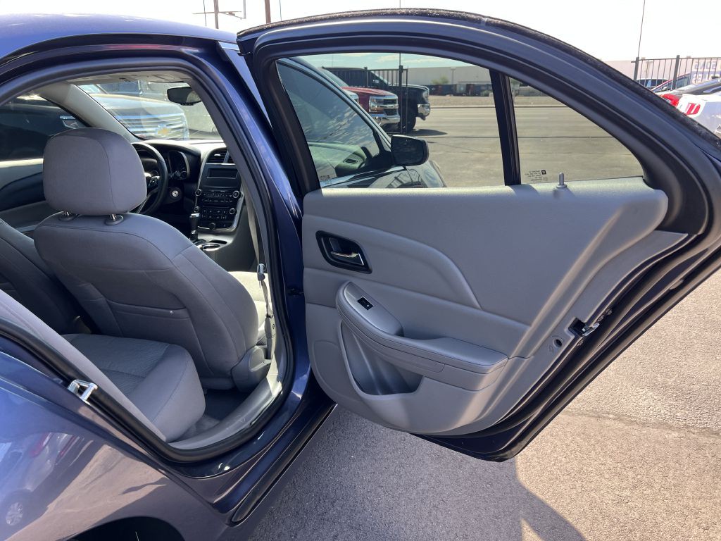 2015 Chevrolet Malibu Image 13
