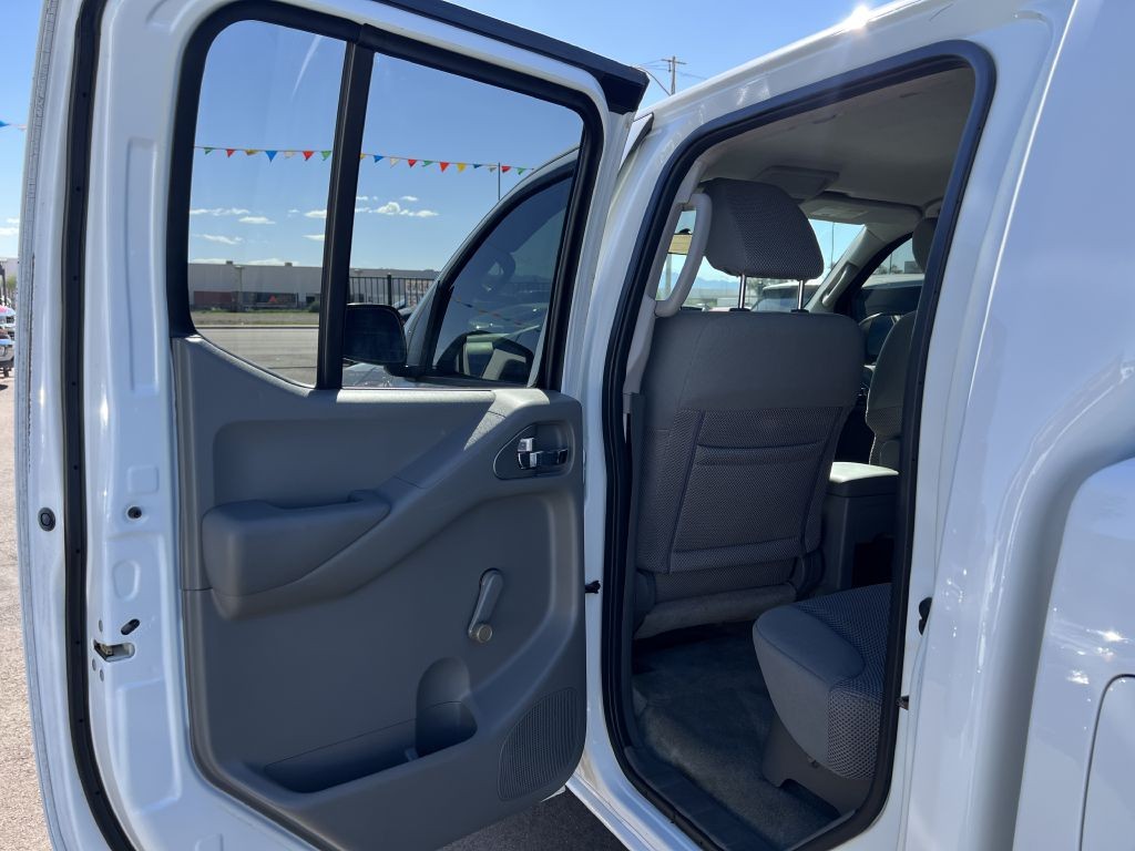 2014 Nissan Frontier Image 11