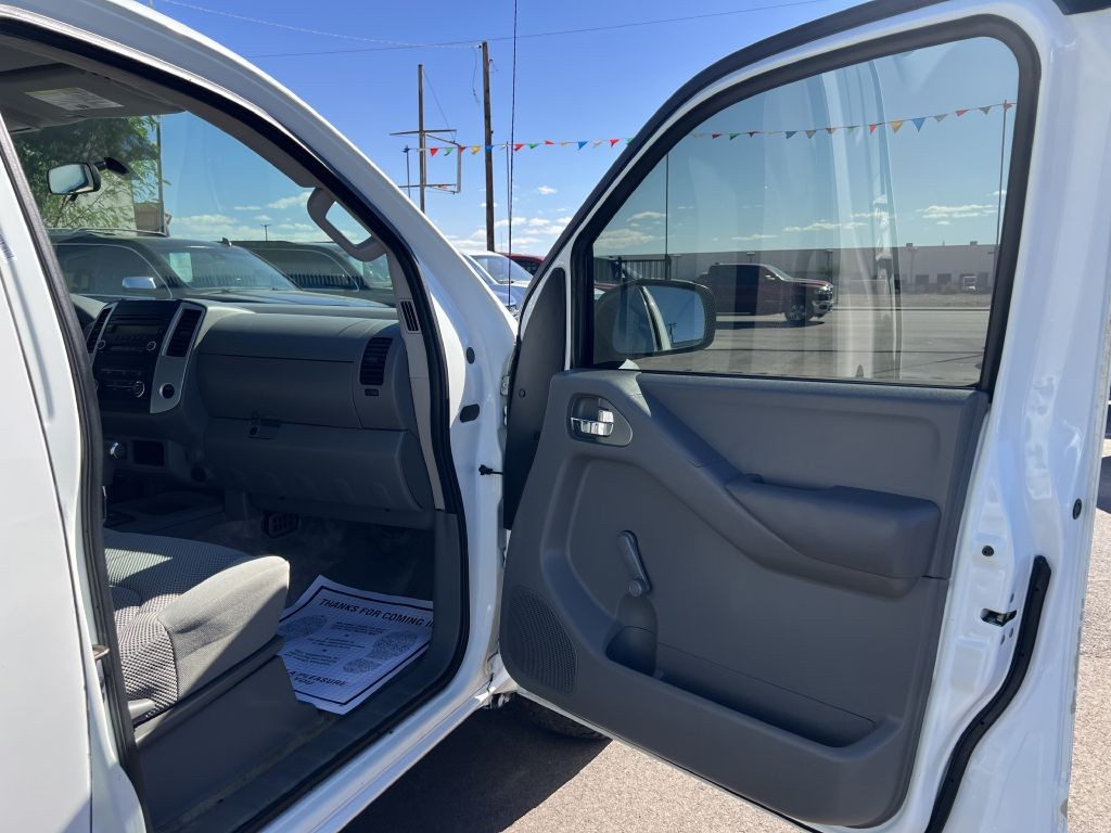 2014 Nissan Frontier Image 15