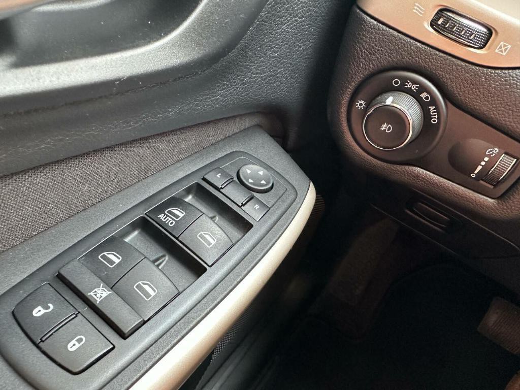 2018 Jeep Cherokee Image 9