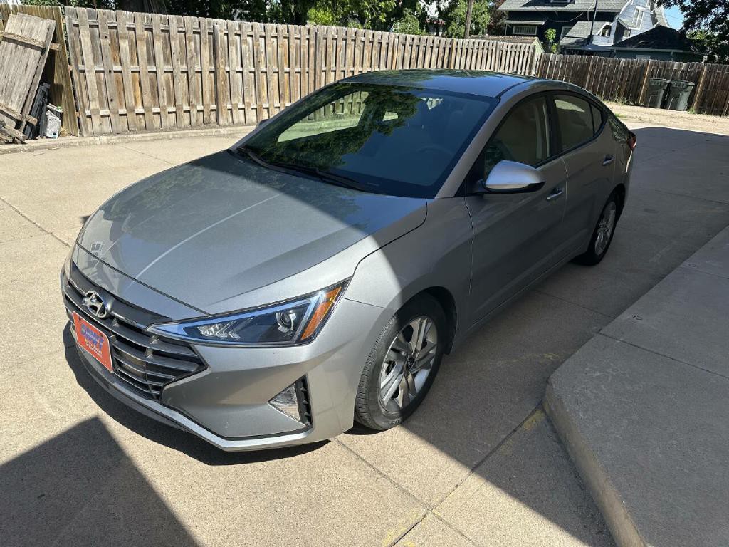 2020 Hyundai Elantra Image 3