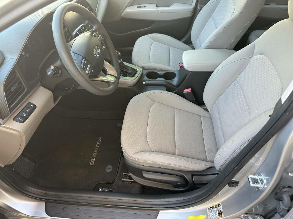 2020 Hyundai Elantra Image 4