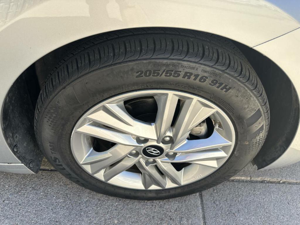 2020 Hyundai Elantra Image 19