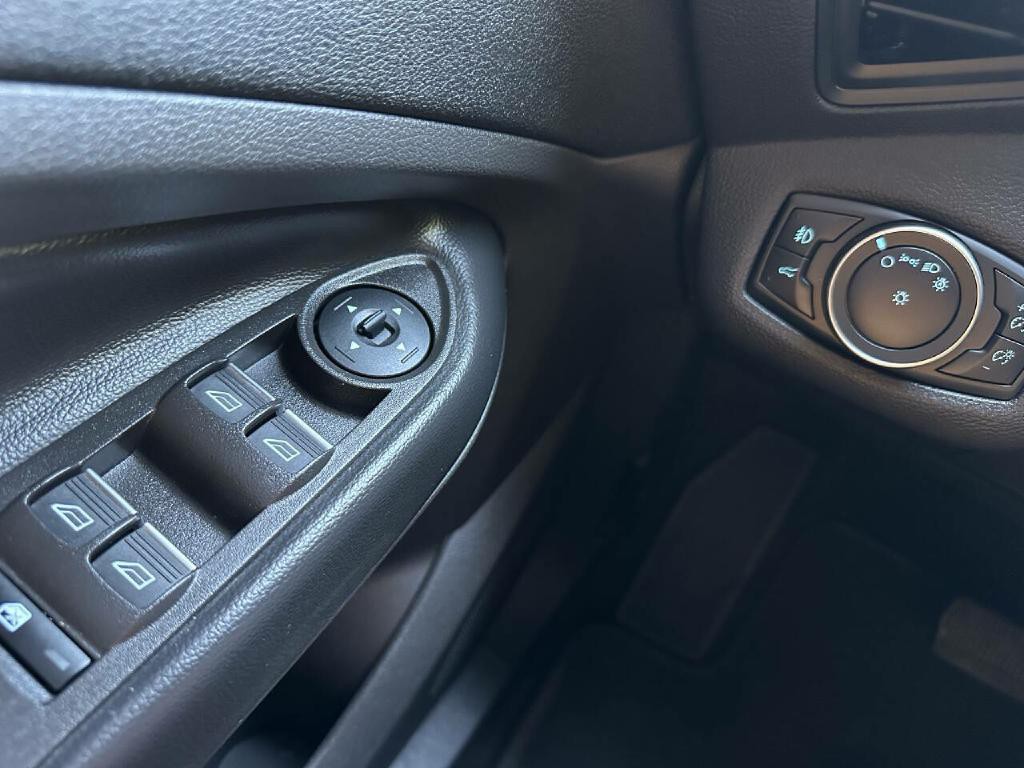 2019 Ford Escape Image 9