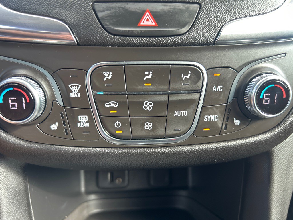 2018 Chevrolet Equinox Image 12