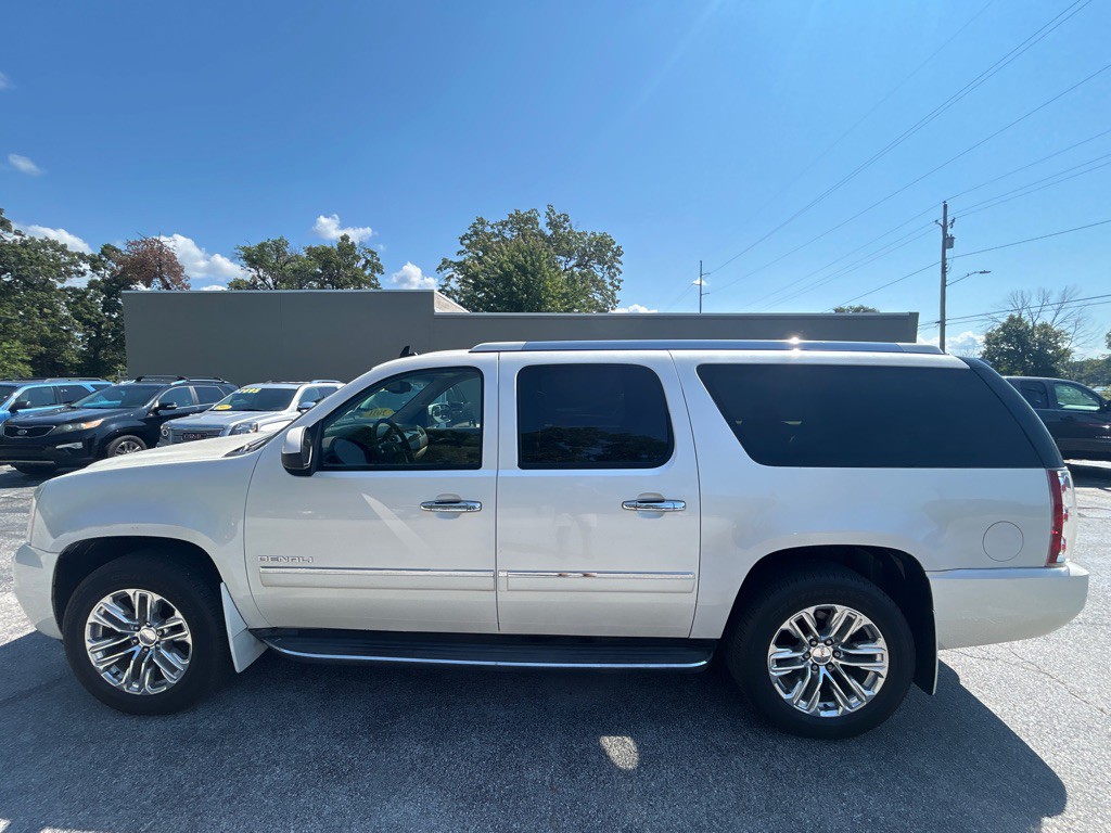 2011 GMC Yukon Image 3