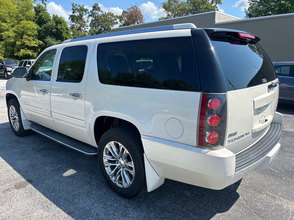 2011 GMC Yukon Image 4