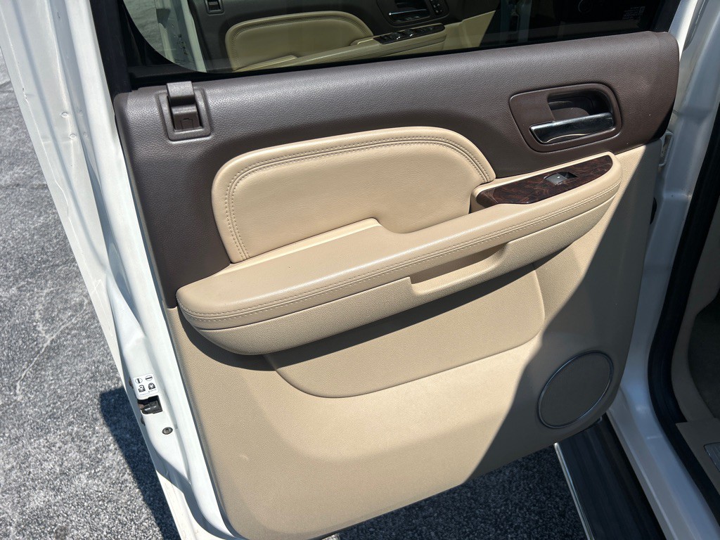 2011 GMC Yukon Image 14