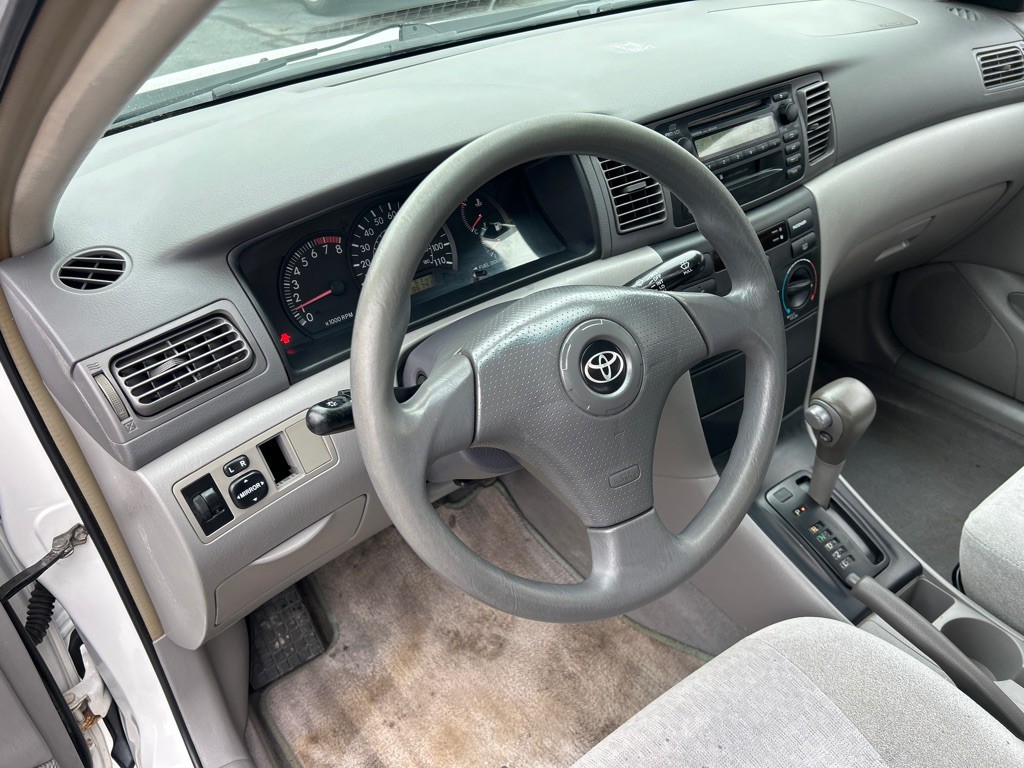 2004 Toyota Corolla Image 9