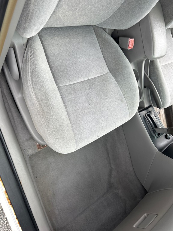 2004 Toyota Corolla Image 14