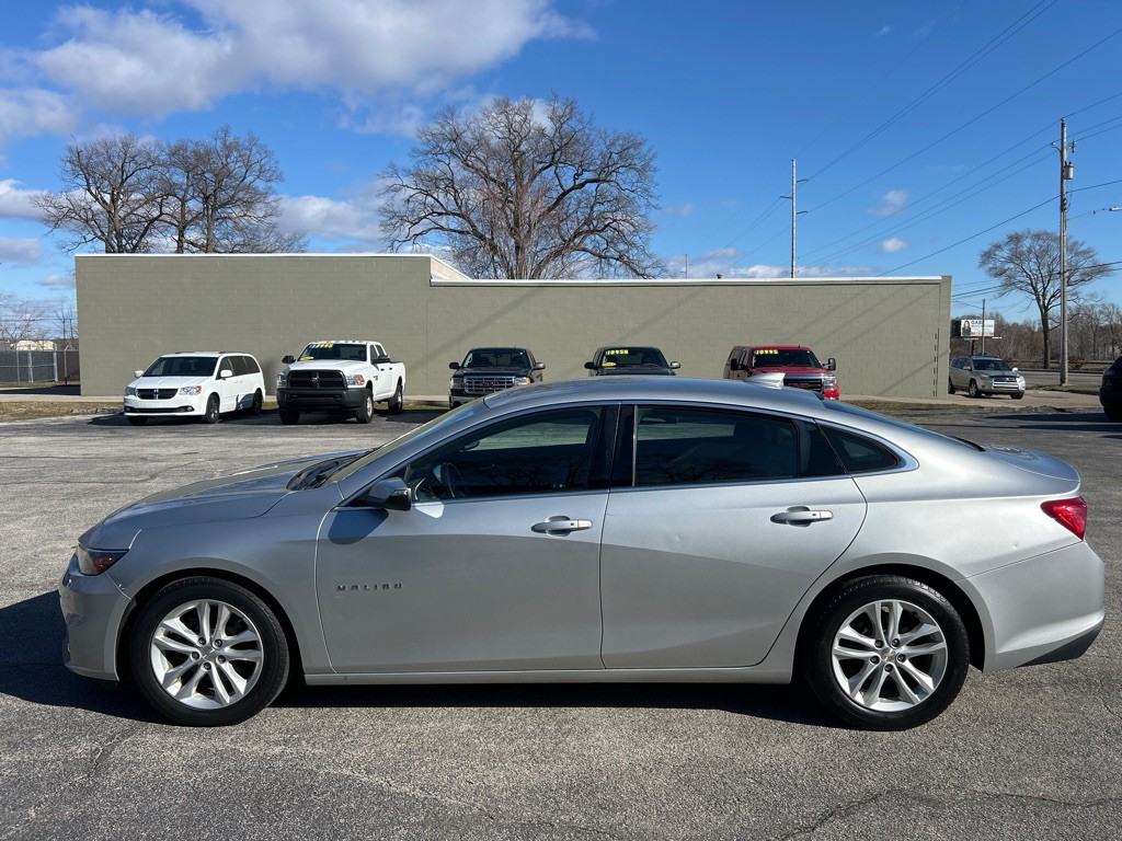 2016 Chevrolet Malibu Image 3