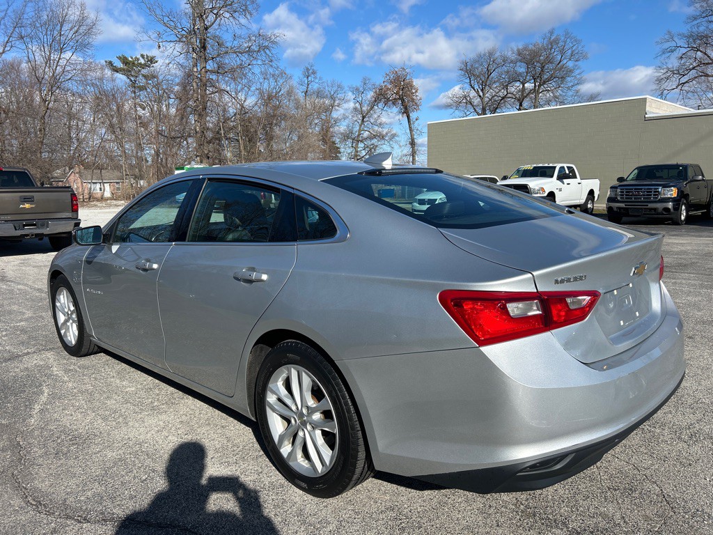 2016 Chevrolet Malibu Image 4