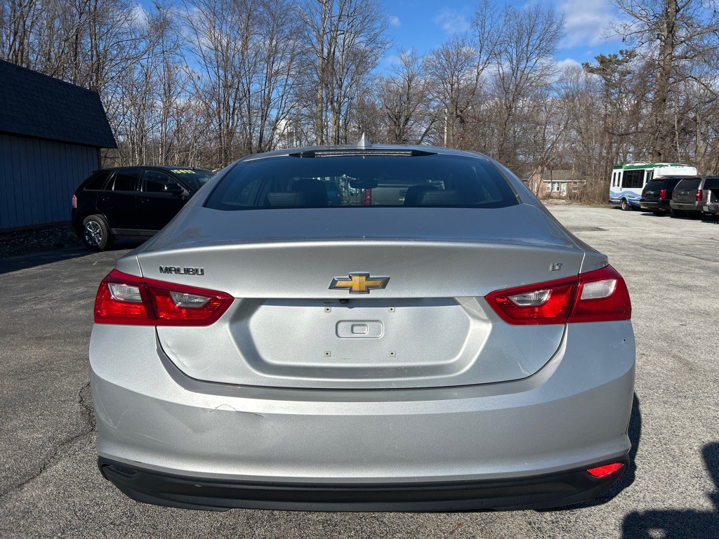 2016 Chevrolet Malibu Image 5