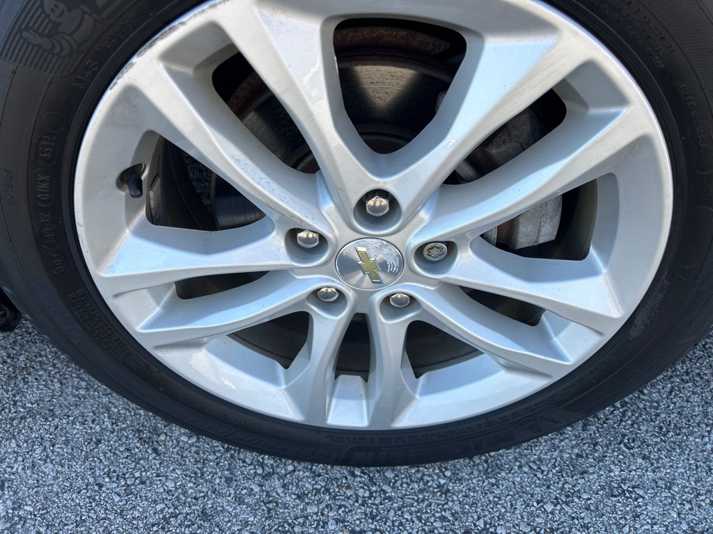 2016 Chevrolet Malibu Image 8