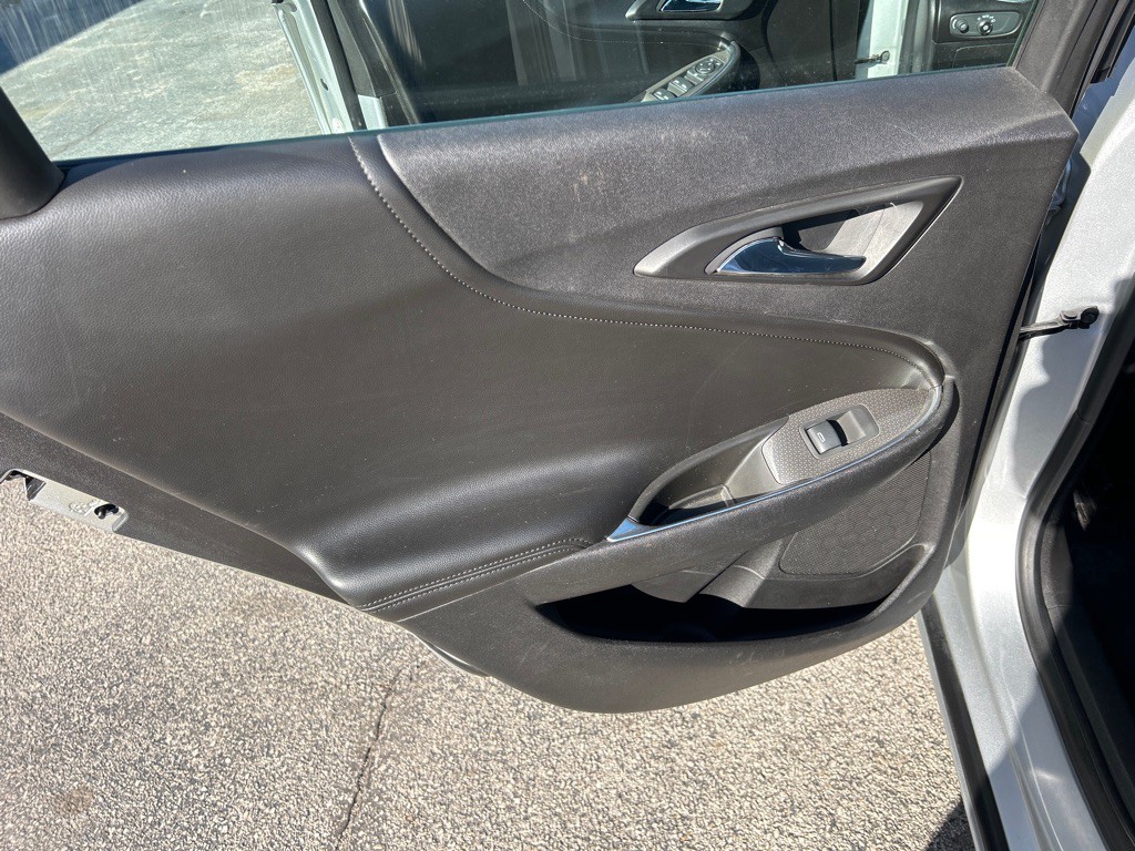 2016 Chevrolet Malibu Image 13