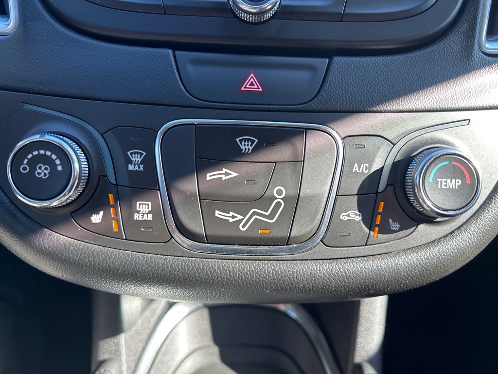 2016 Chevrolet Malibu Image 22