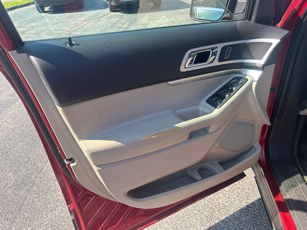 2015 Ford Explorer Image 12