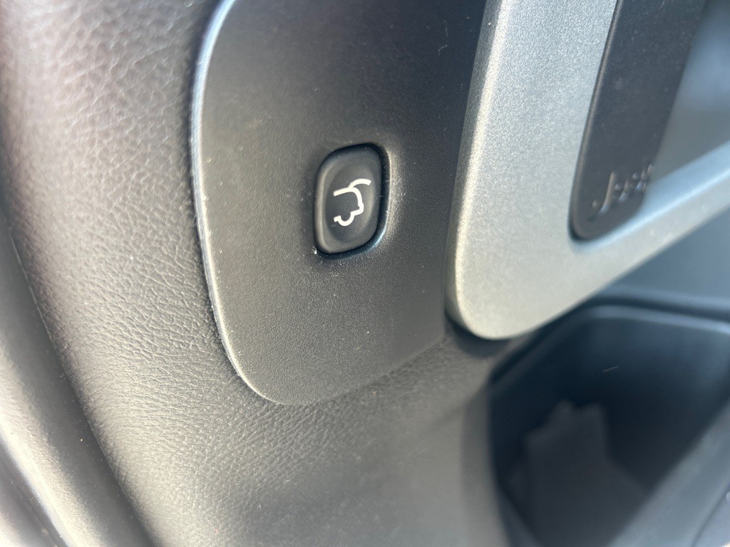 2016 Jeep Cherokee Image 22
