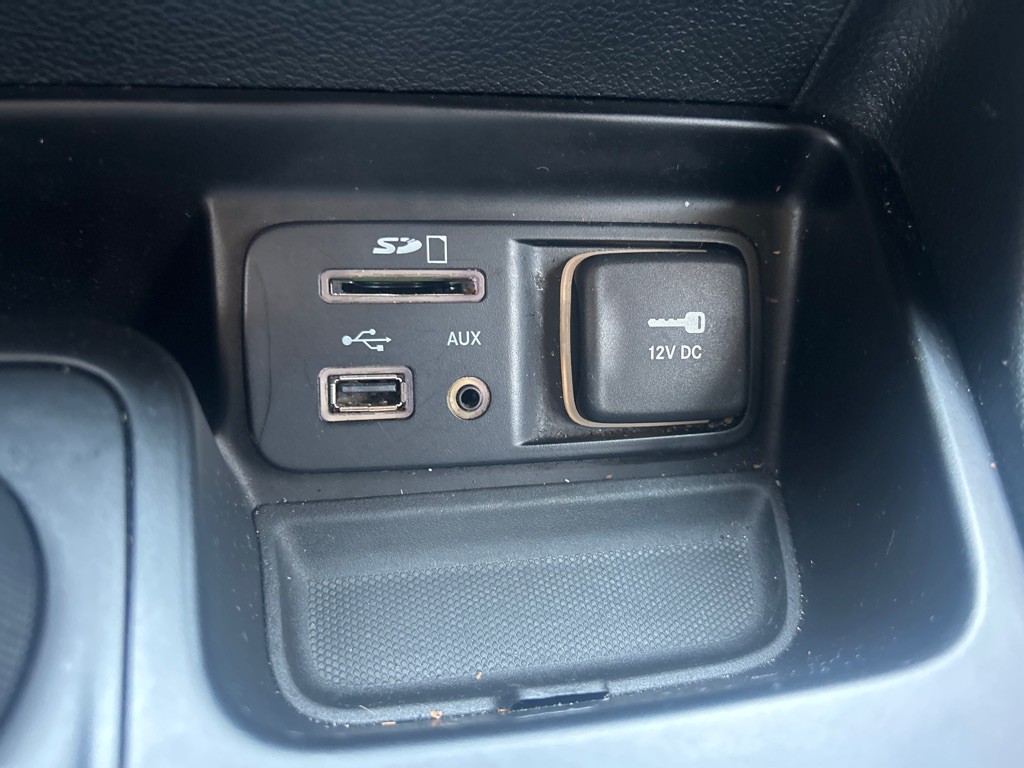 2016 Jeep Cherokee Image 28