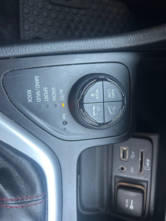 2016 Jeep Cherokee Image 29