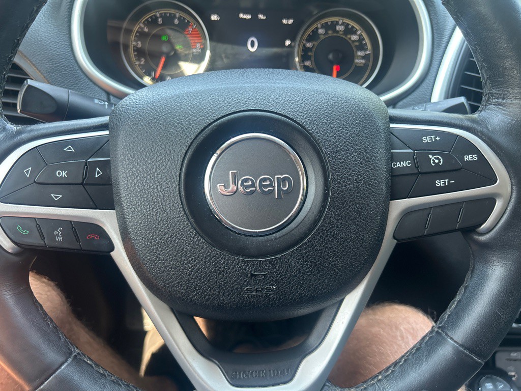 2016 Jeep Cherokee Image 32