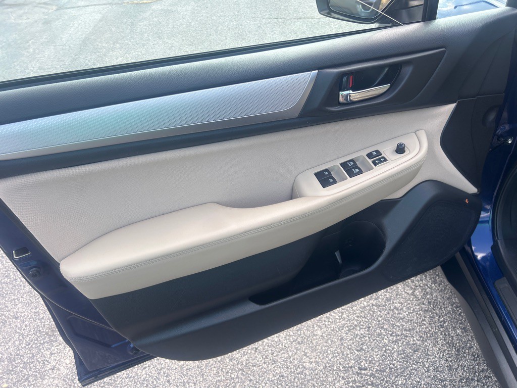 2017 Subaru Outback Image 12