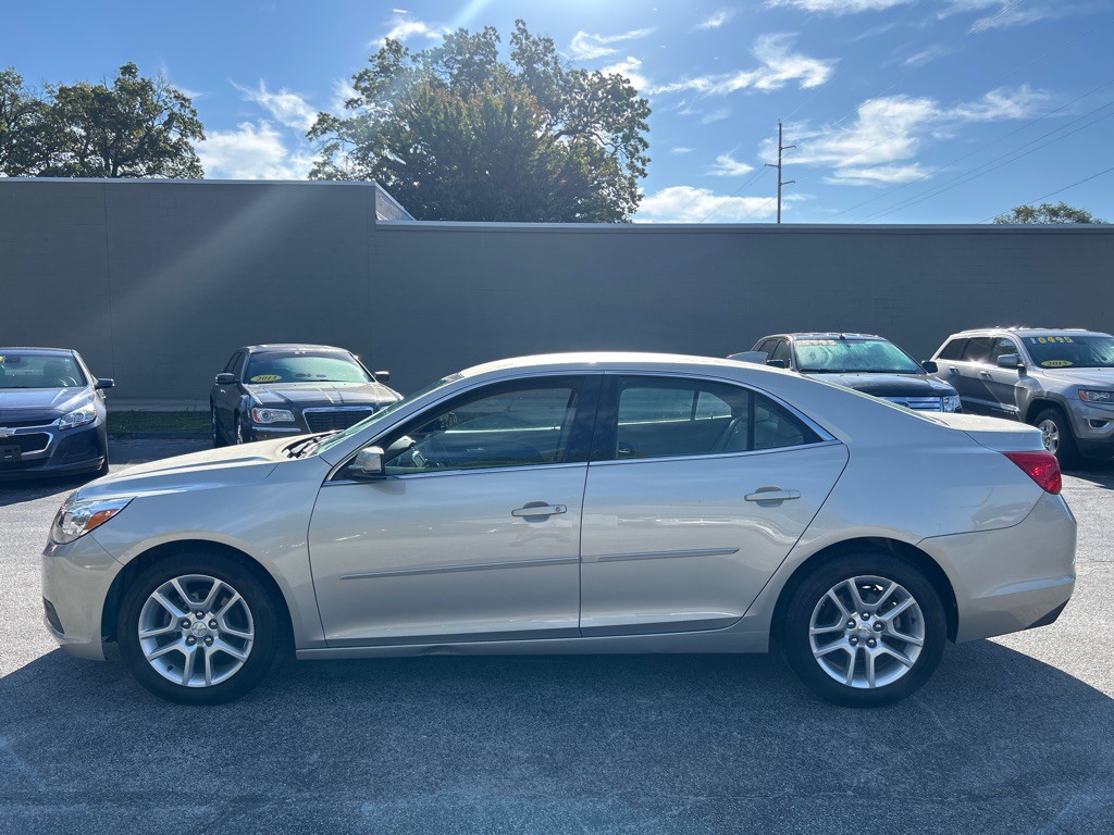 2016 Chevrolet Malibu Image 3