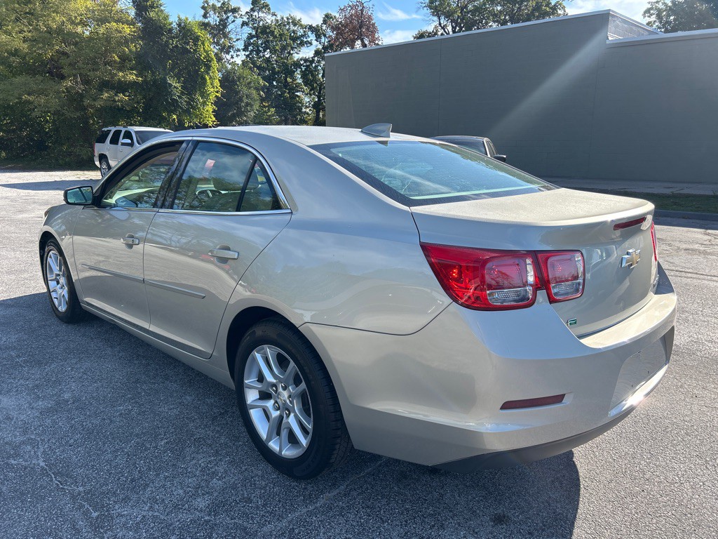 2016 Chevrolet Malibu Image 4