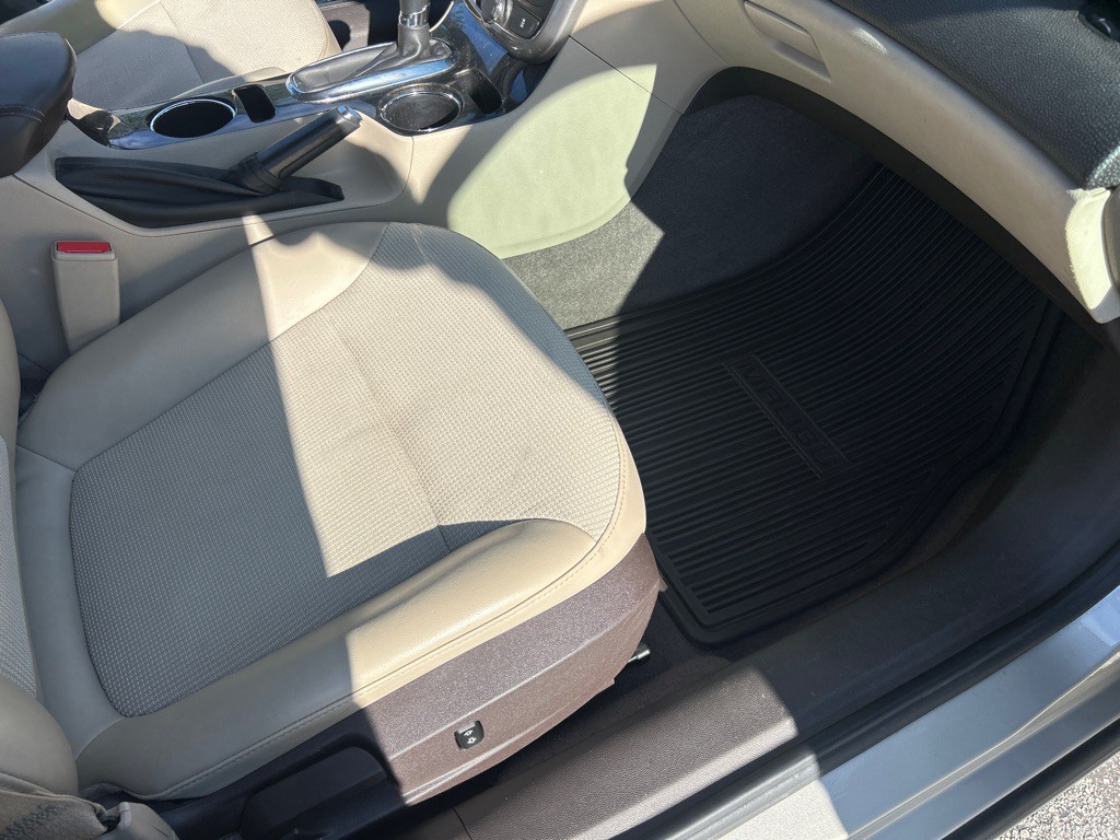 2016 Chevrolet Malibu Image 14