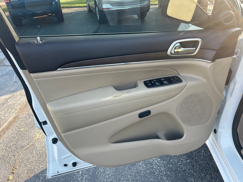 2014 Jeep Grand Cherokee Image 24
