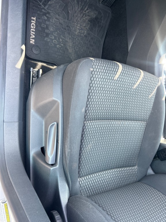 2011 Volkswagen Tiguan Image 12