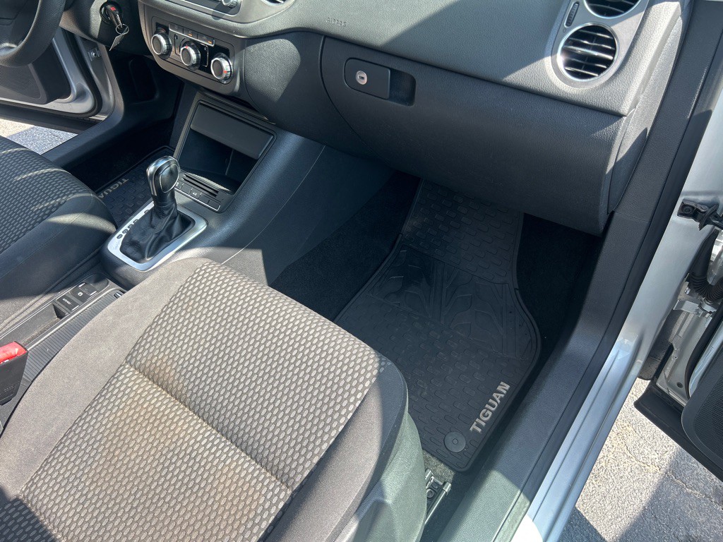 2011 Volkswagen Tiguan Image 16