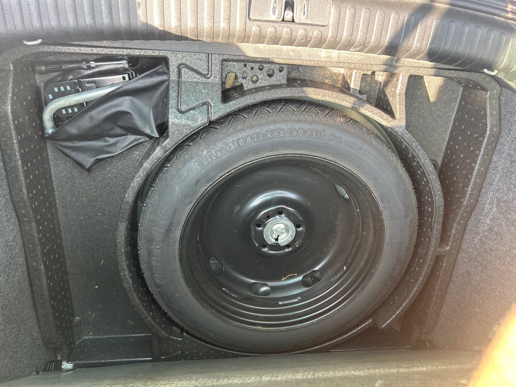 2011 Volkswagen Tiguan Image 24