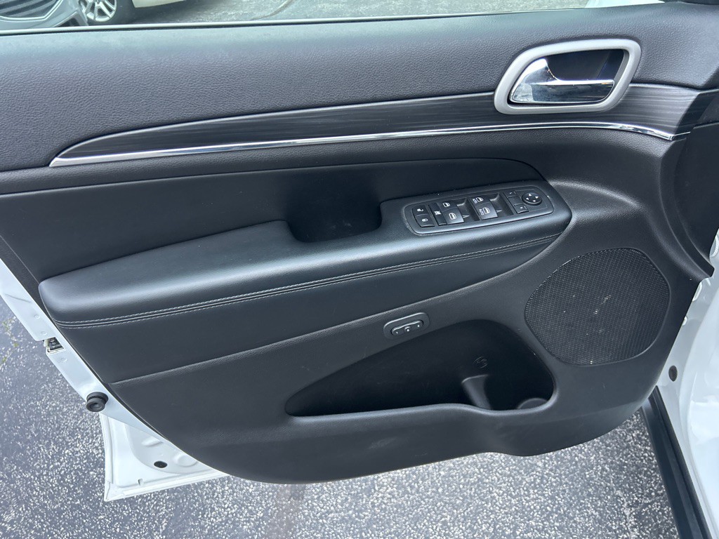 2020 Jeep Grand Cherokee Image 11