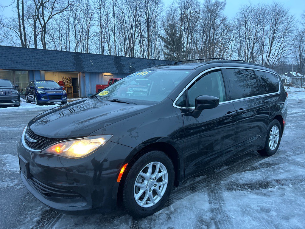 2017 Chrysler Pacifica Image 1