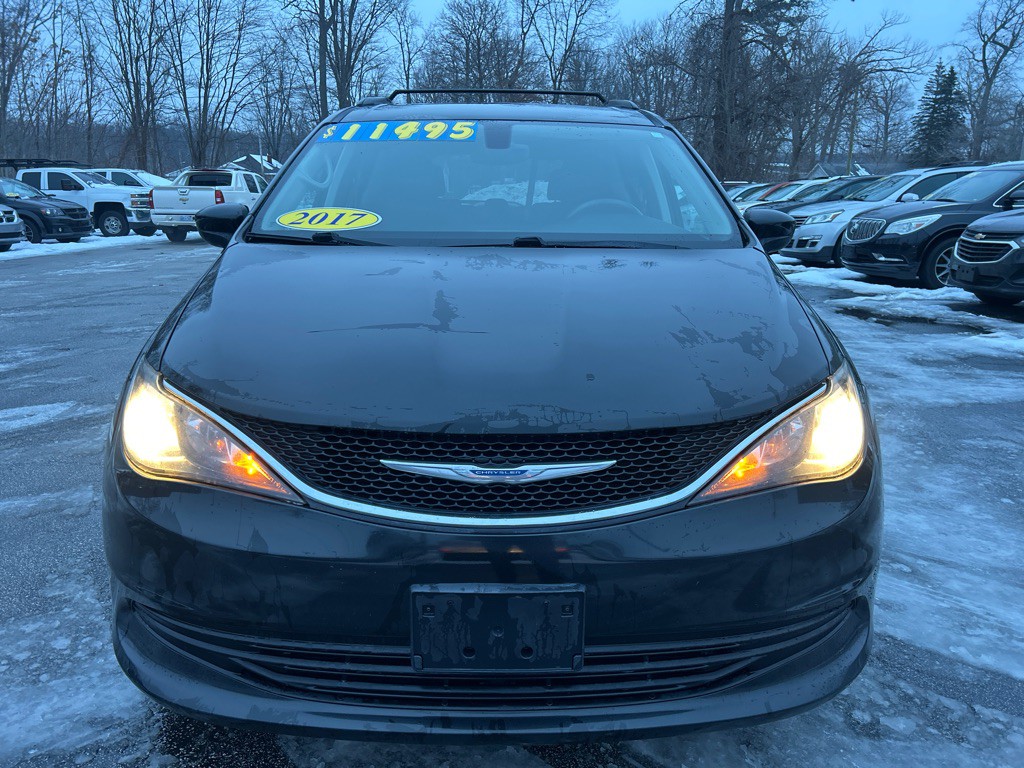 2017 Chrysler Pacifica Image 2